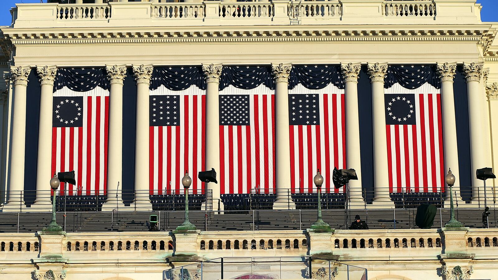 cheats/2013/01/19/inauguration-weekend-begins/130119-inauguraton-service-day-cheat_saiwxx