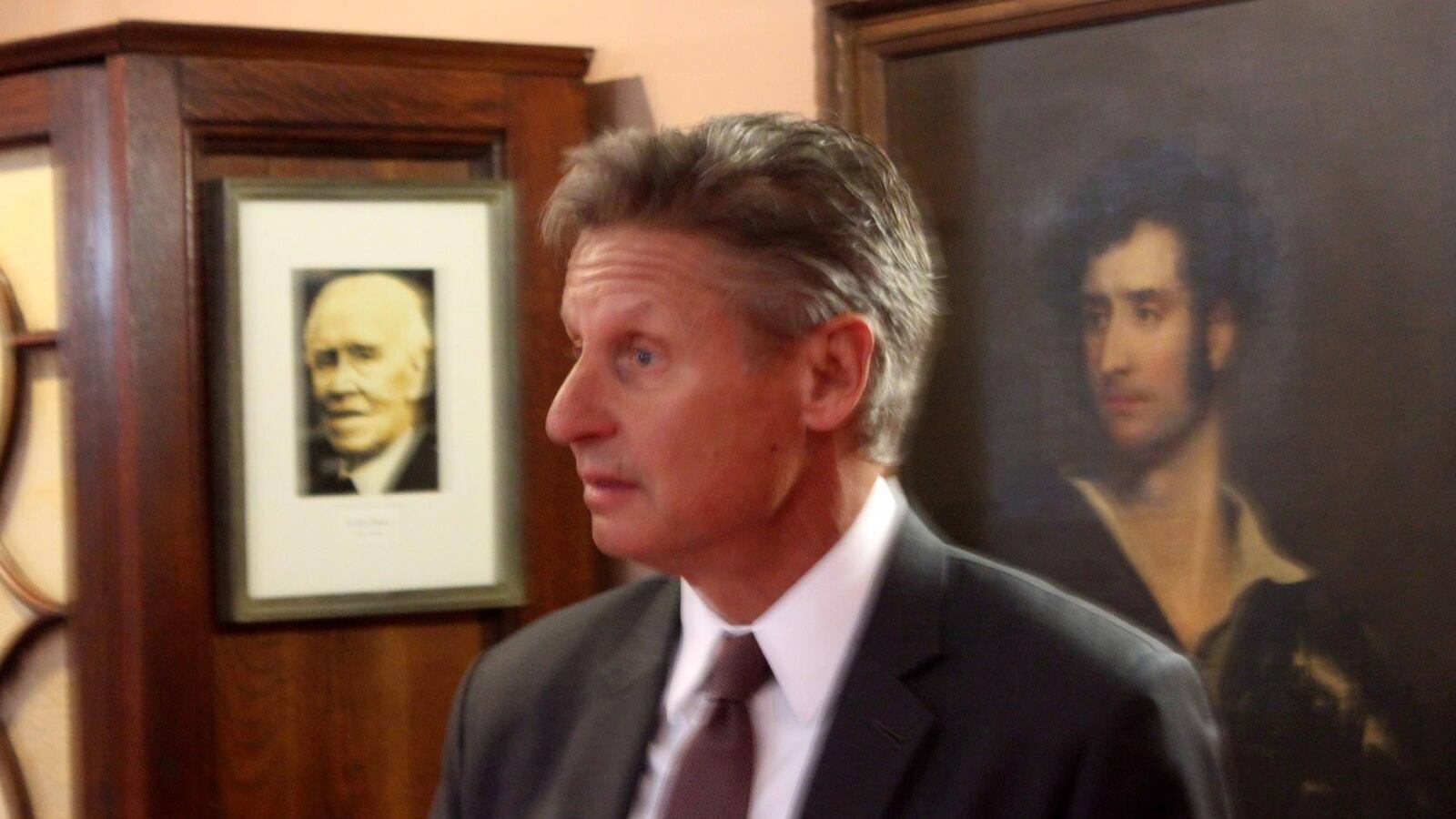 cheats/2016/01/07/libertarian-candidate-no-burqa-ban/160117-gary-johnson-tease_r9noh9