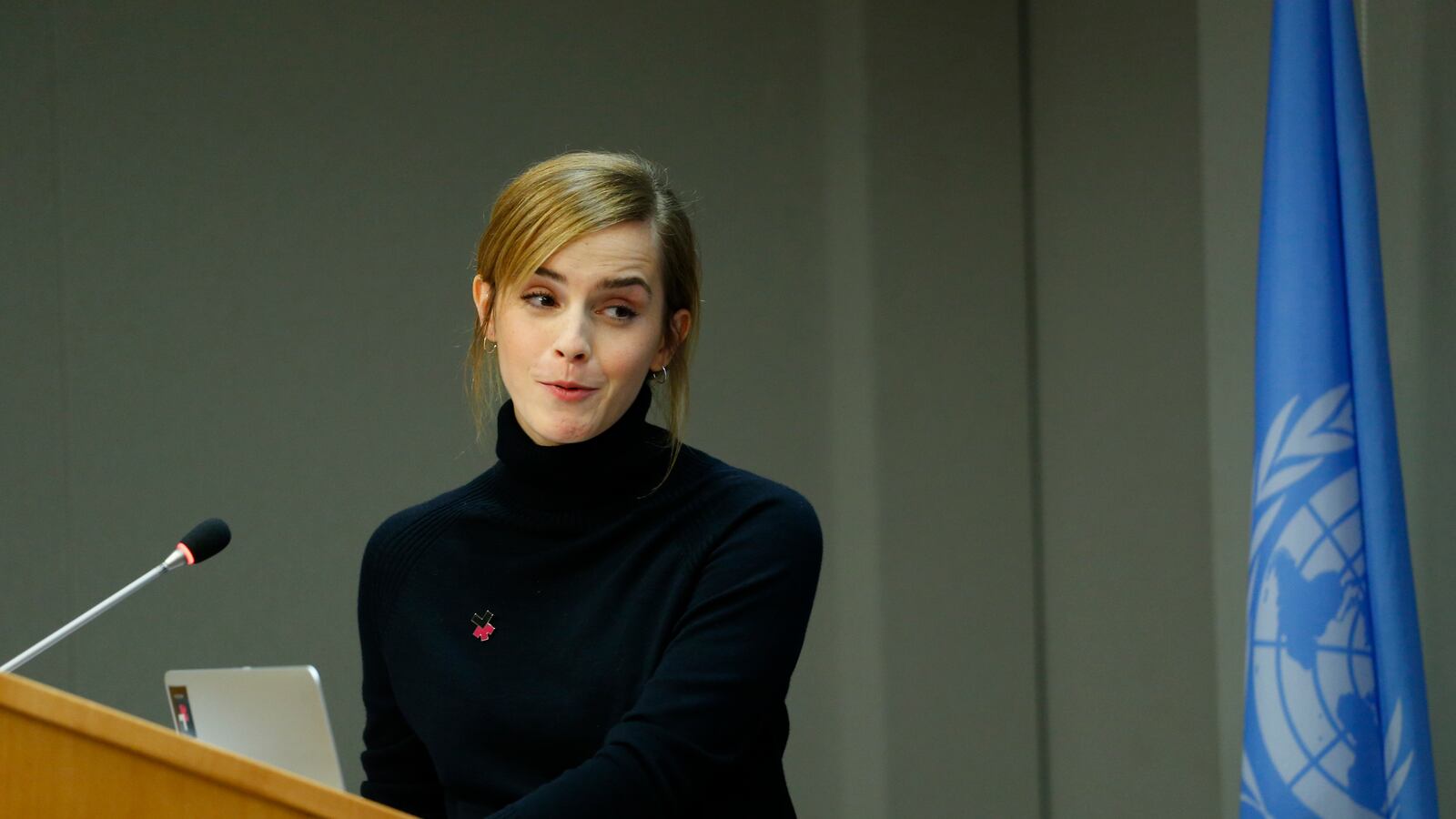 articles/2016/09/20/emma-watson-to-un-female-students-safety-a-right-not-a-privilege/160920-Place-emma-watson-un-heforshe-Tease_ri4ucd