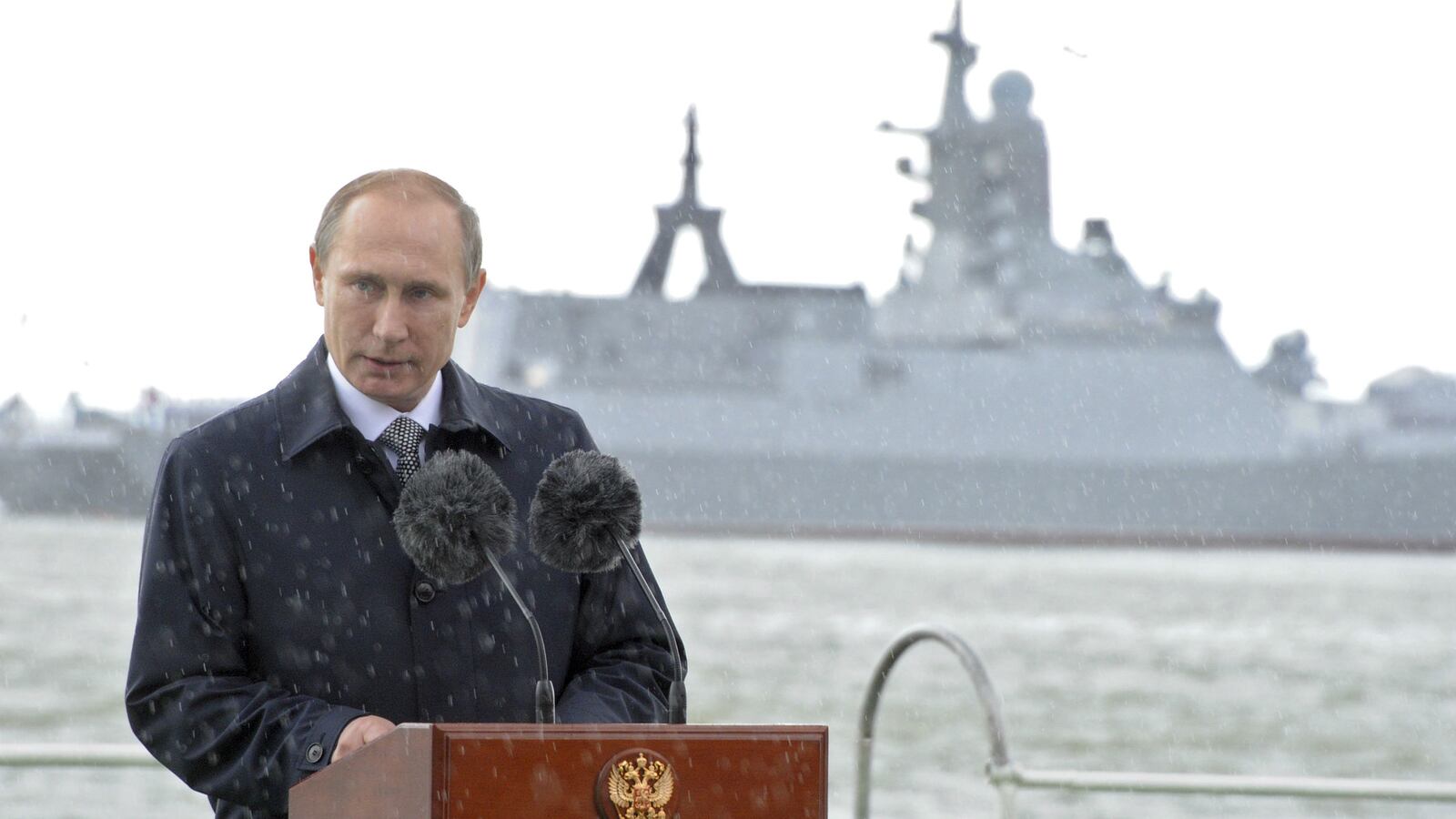 cheats/2015/08/04/russia-lays-claim-to-more-of-arctic/150804-putin-cheat_ipqpof