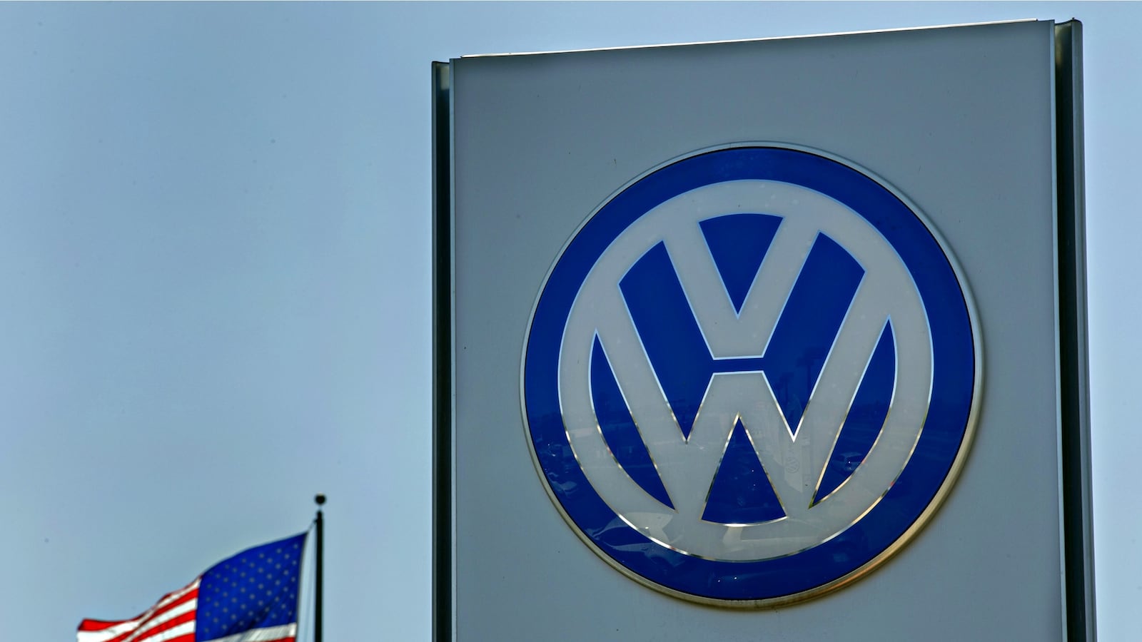 cheats/2017/04/21/vw-to-pay-2-8b-in-emission-scandal/170310-volkswagen-admission-cheat_inkzrp