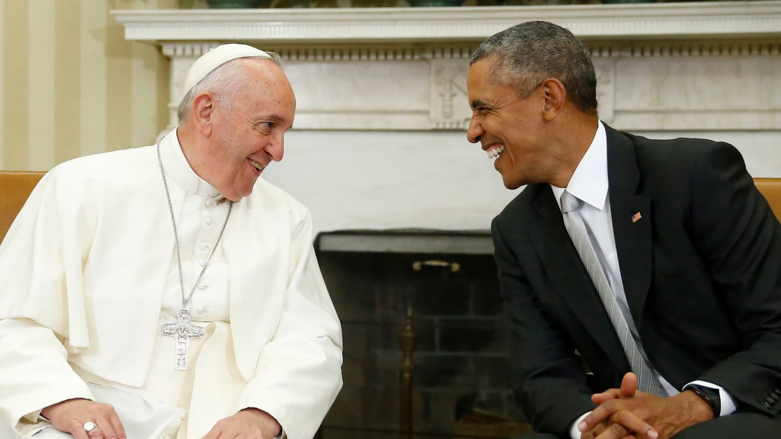 articles/2015/09/23/pope-pocalypse-takes-white-house/150923-nuzzi-pope-white-house-tease_y0yquj