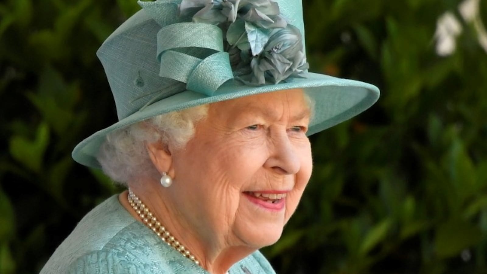 2021-08-27T135139Z_646681320_RC2PDP9VFN19_RTRMADP_3_CLIMATECHANGE-BRITAIN-QUEEN_f4mkuq