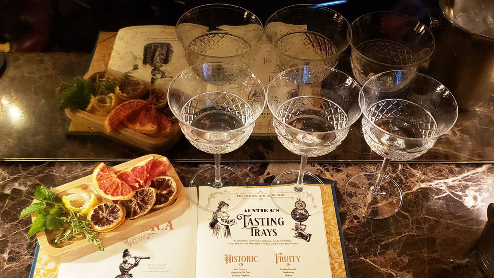 221007-Weisstuch-London-Gin-tease_zdnqif