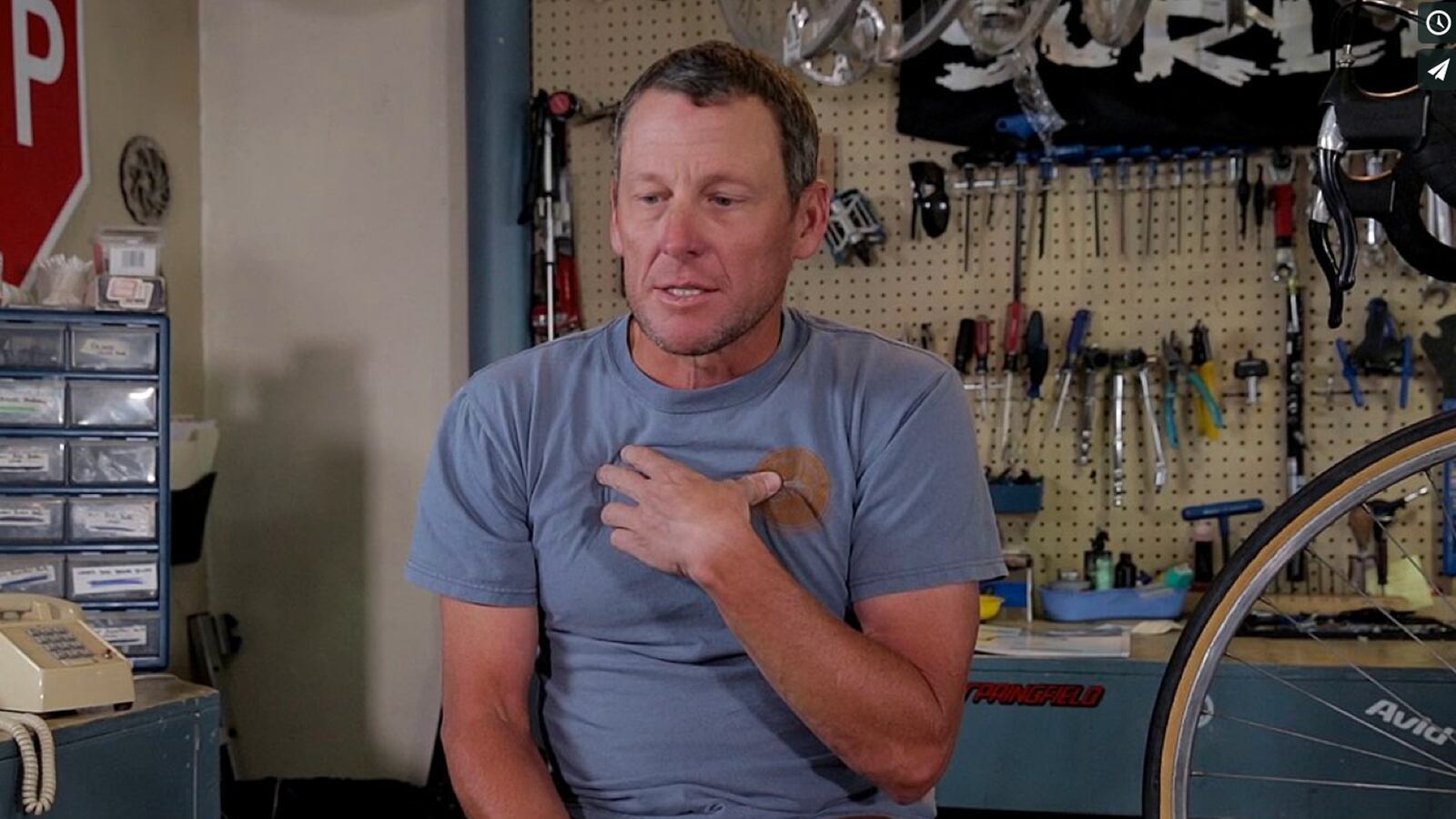 cheats/2014/04/23/armstrong-if-i-didn-t-win-who-did0/140423-lance-armstrong-outside-cheat_jxvsda