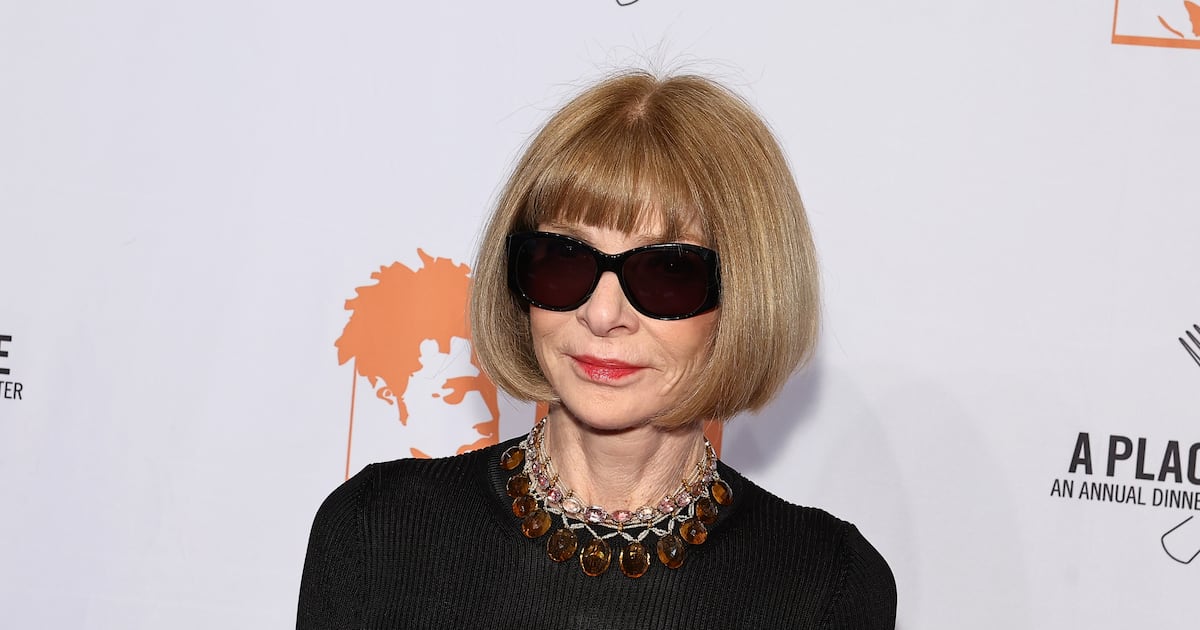 Anna Wintour Reveals the Secret Behind Her Dark Glasses
