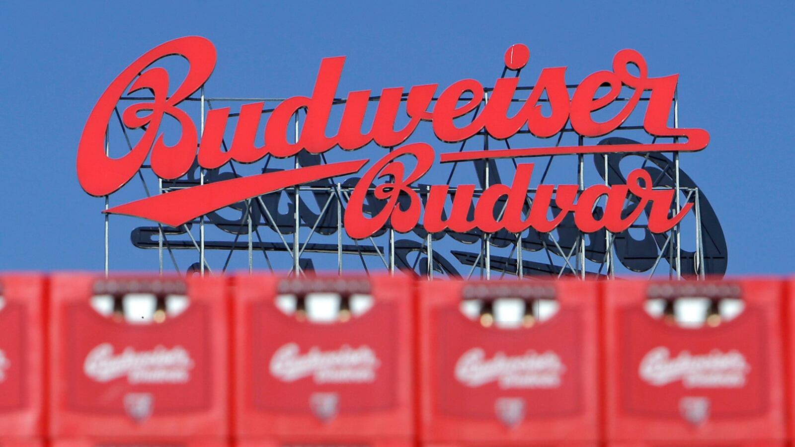 cheats/2016/05/10/budweiser-asks-to-be-called-america/160510-budweiser-name-cheat_haqo5v