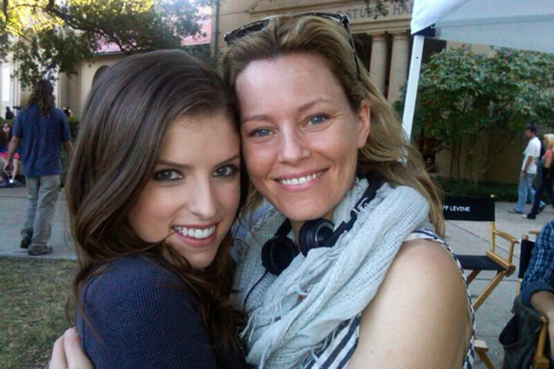 galleries/2011/10/26/celebrities-do-halloween-kelly-clarkson-j-lo-more-twitter-pictures/twitpics-elizabeth-banks_czr9y3