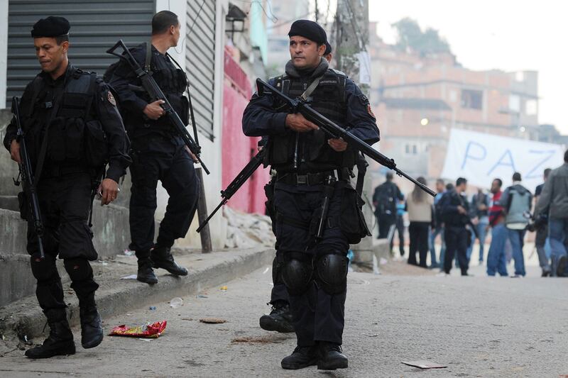 articles/2012/10/20/in-brazil-an-outspoken-colonel-a-journalist-in-hiding-and-mysterious-threats-of-death/phillips-violence-in-brazil-tease_b3khcz