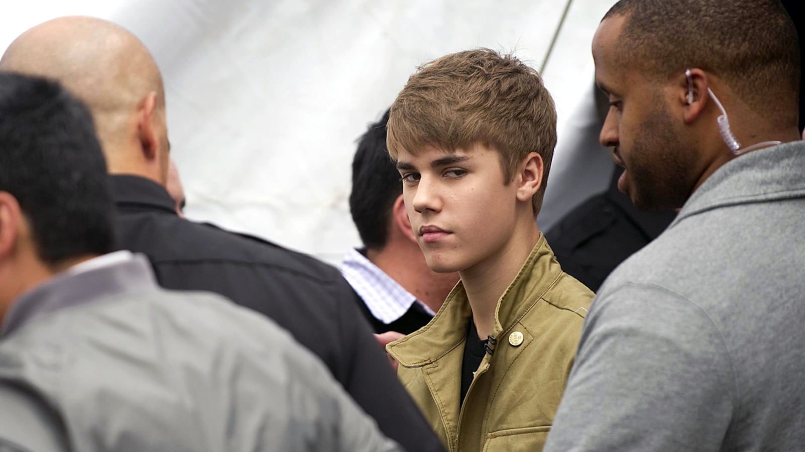 articles/2011/11/04/justin-bieber-paternity-case-analyzed-by-attorney-debra-opri/justin-bieber-leagal-case-stern_mtlakz