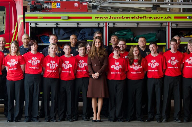 articles/2013/03/05/where-s-the-bump-kate-middleton-in-grimsby/kate-grimsby3_qpi4cl