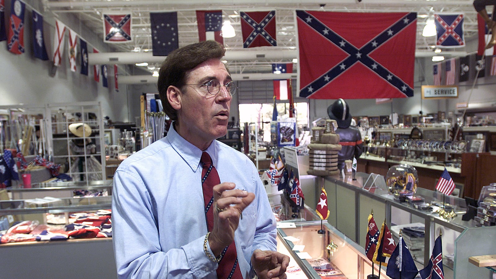 articles/2015/06/23/republican-who-kept-confederate-flag-flying-is-a-rebel-sympathizer/150622-davis-Glenn-Mcconnell-tease_hp2fod