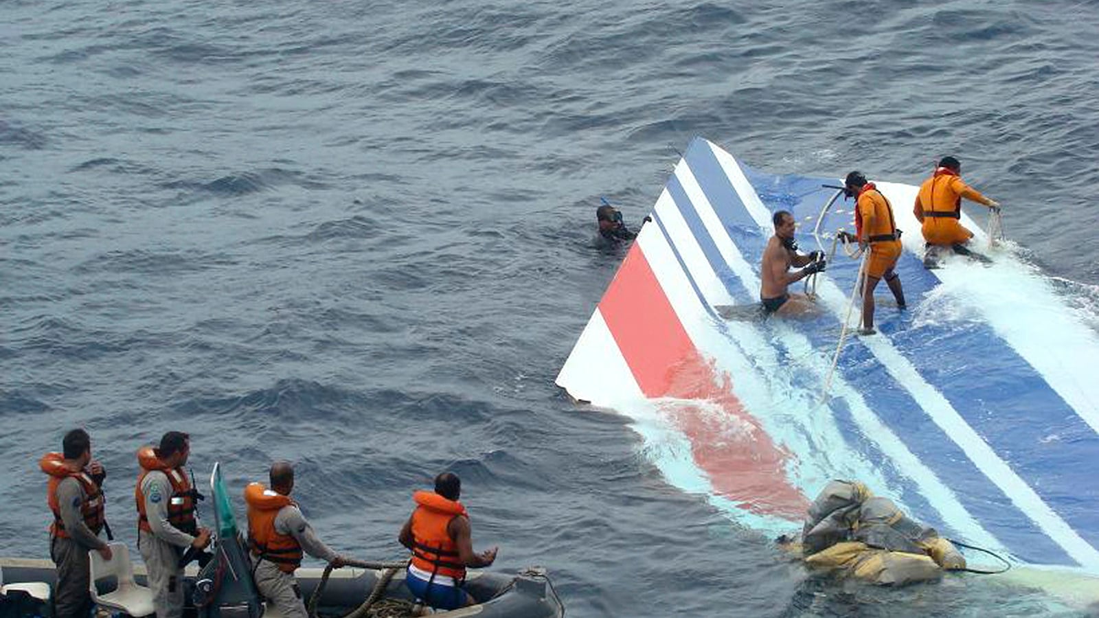 cheats/2012/07/05/09-air-france-crash-pilots-fault/air-france-crash-rio-2009-cheat_vzxgtr