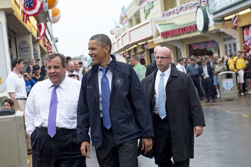galleries/2013/05/28/barack-obama-and-chris-christie-s-jersey-shore-bromance-photos/obama-christie-2013-sandy2_twd0qt