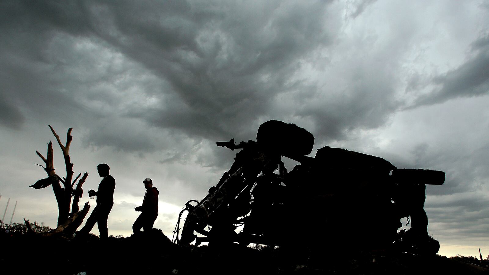 articles/2013/05/22/the-real-climate-change-lesson-from-the-oklahoma-tornado/130521-oklahoma-climate-lesson-guzman-tease_olrt1v