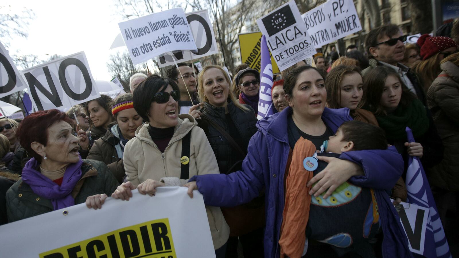 cheats/2014/09/23/spain-shelves-near-abortion-ban/140923-spain-abortion-cheat_dxzrol