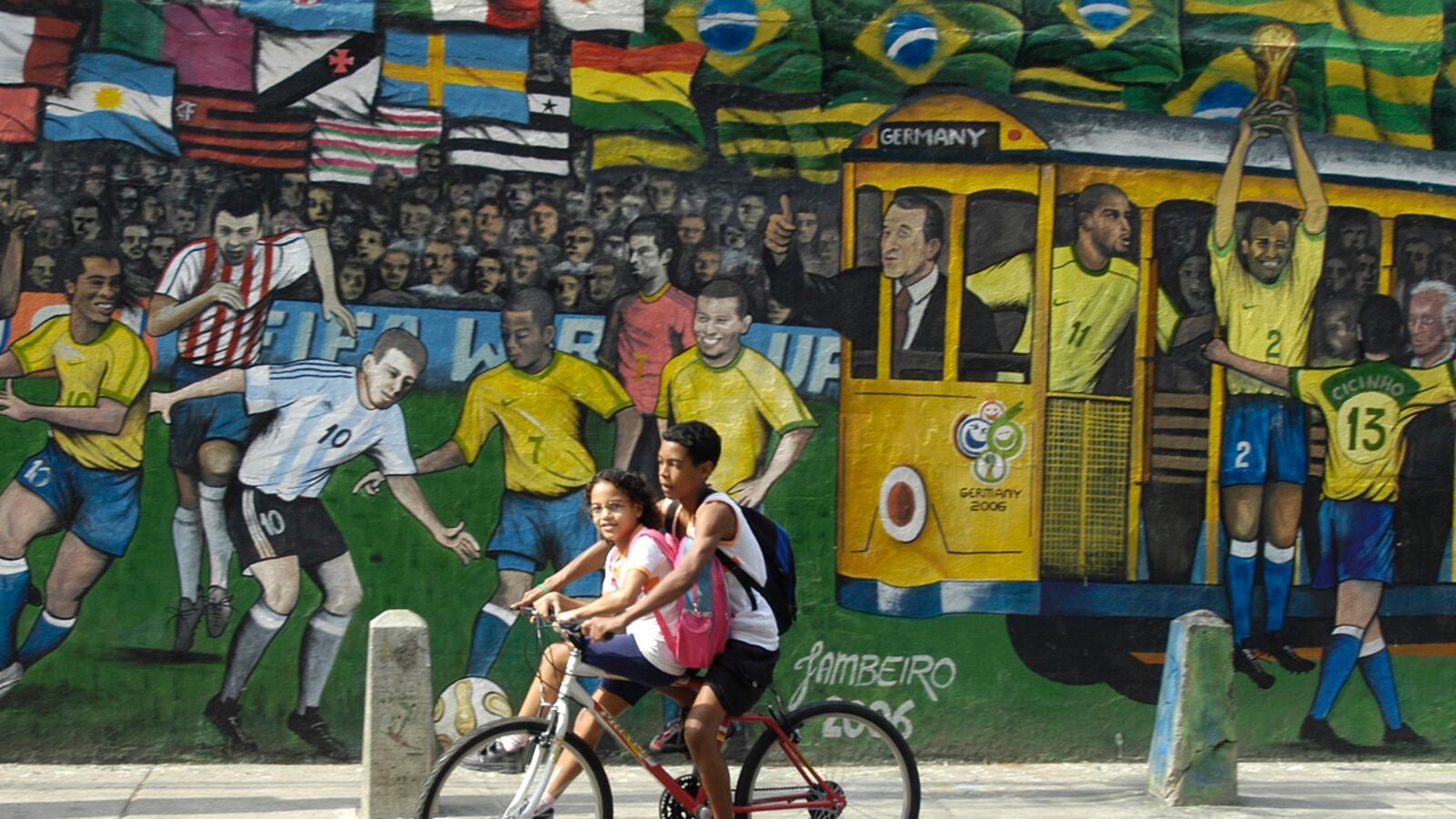 cheats/2011/09/13/43-000-kids-married-in-brazil/brazil-children-cheat_sd3jdn