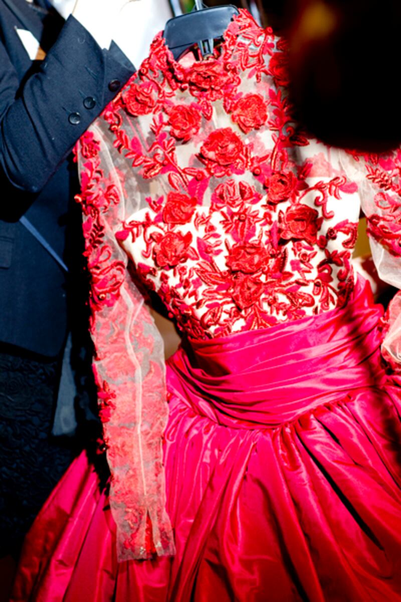 galleries/2012/02/15/new-york-fashion-week-fall-2012-backstage-at-marchesa-photos/marchesa-nyfw-tachman-167_pns86v
