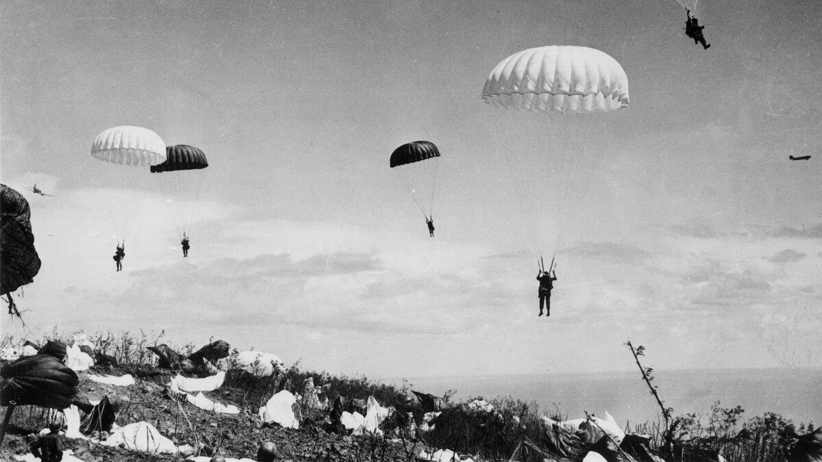 201204-rock-force-hero_apf8r8