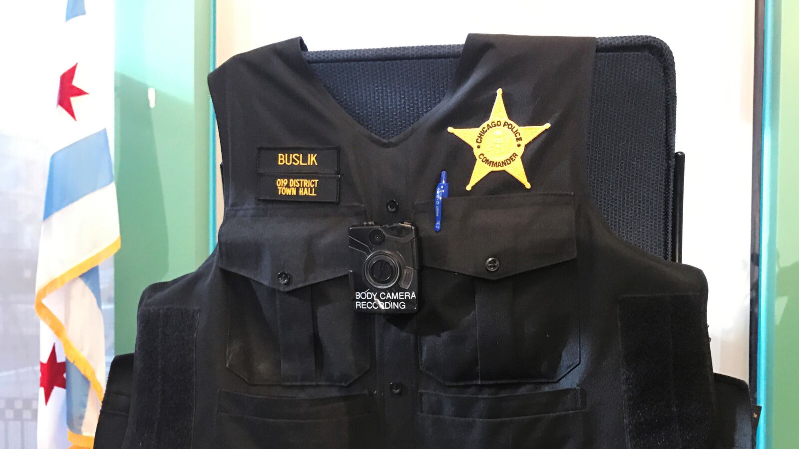 cheats/2016/12/28/chicago-pd-to-have-body-cameras-in-2017/161228-chicago-body_camera-cheat_mfkwbc