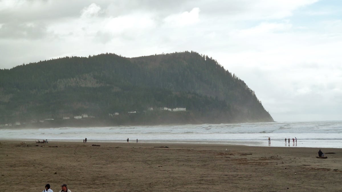 articles/2012/11/05/hurricane-sandy-will-be-dwarfed-by-an-earthquake/cascadian-fault-ross-tease_ppsxej