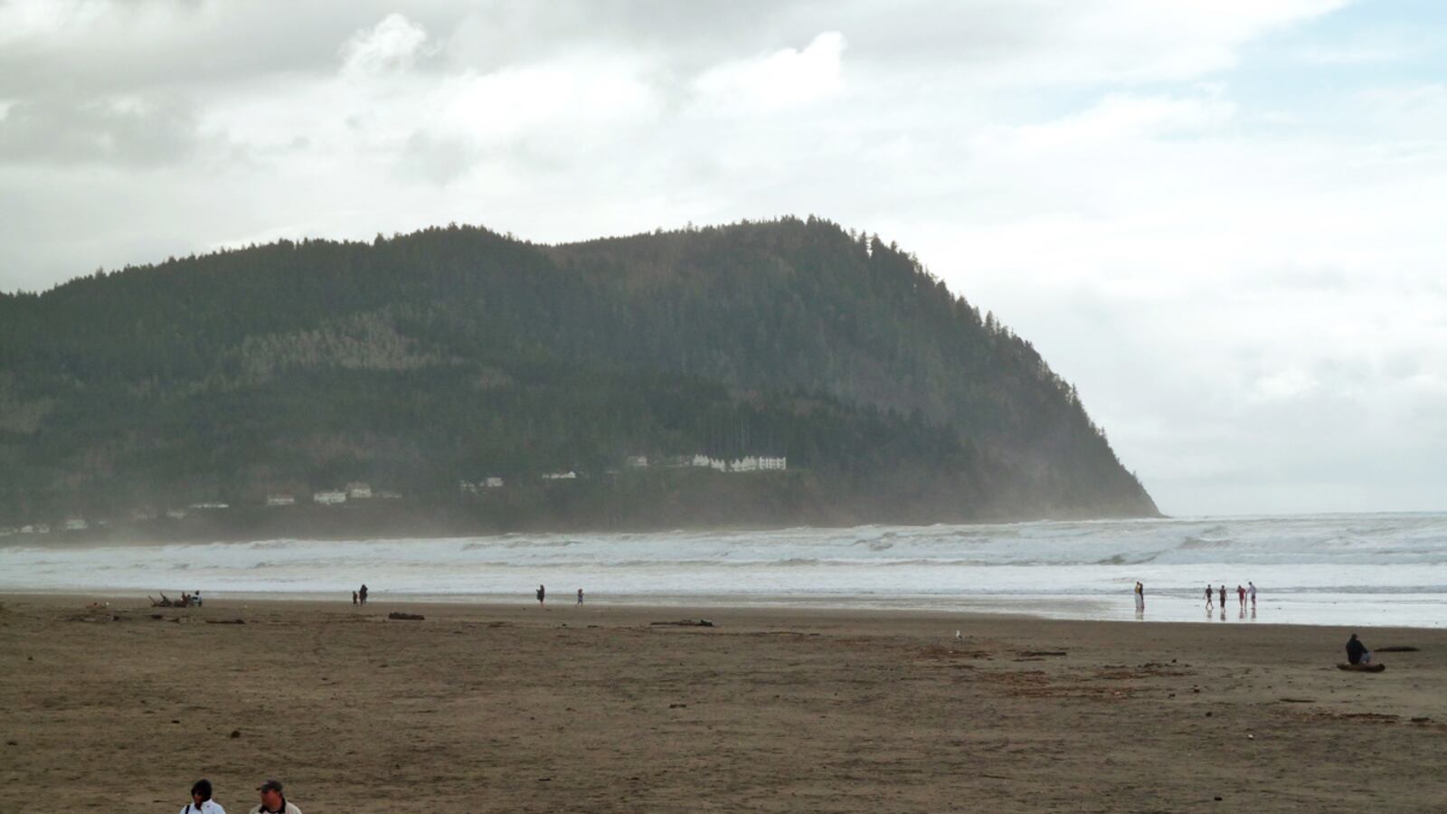 articles/2012/11/05/hurricane-sandy-will-be-dwarfed-by-an-earthquake/cascadian-fault-ross-tease_ppsxej