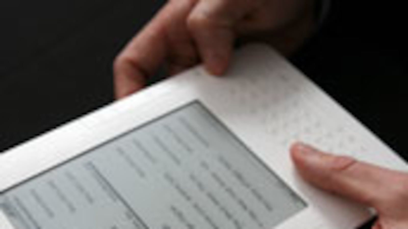 articles/2010/02/06/the-great-e-book-war/ciarelli-e-book_80255_gswtvp