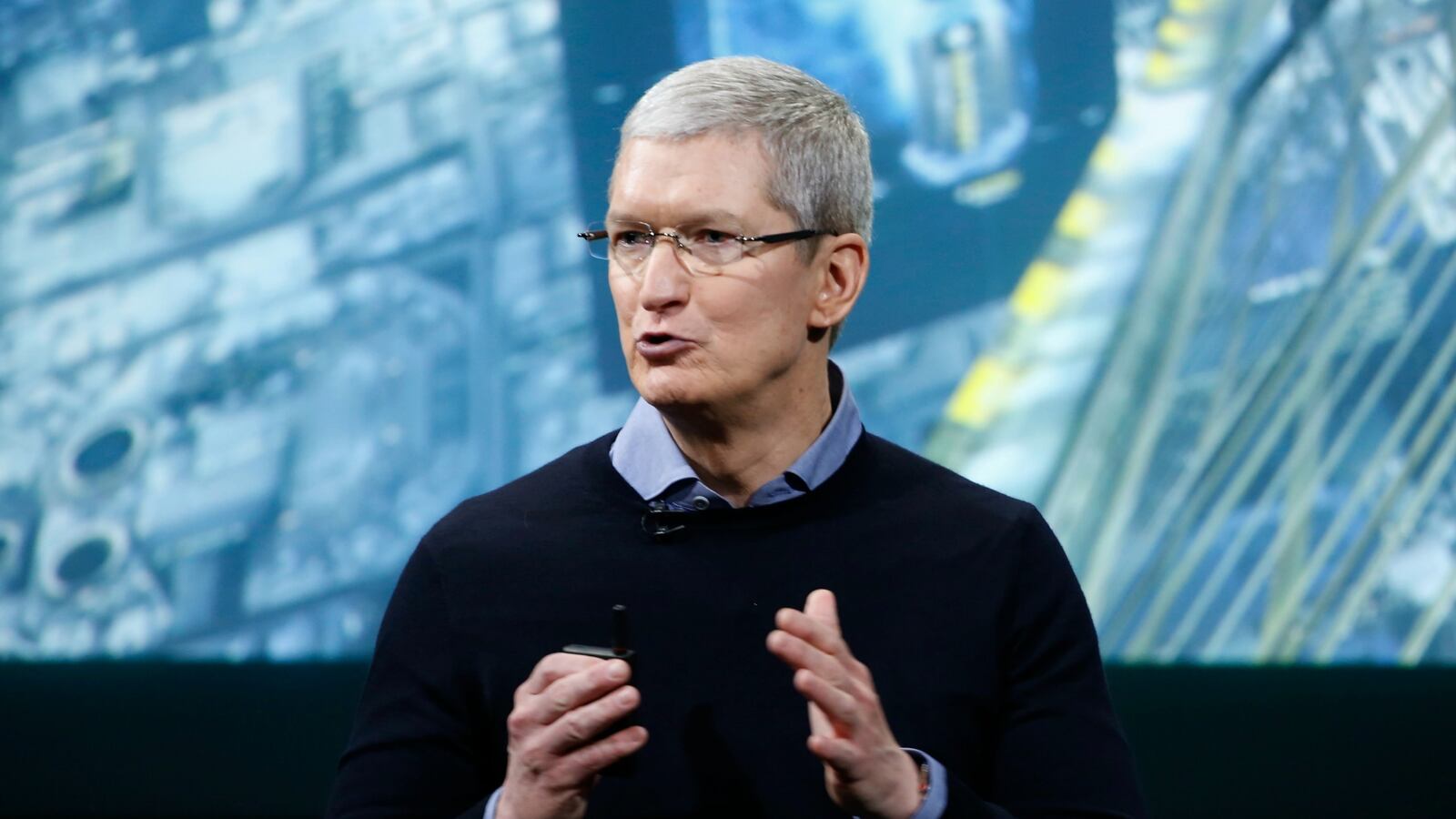 cheats/2016/06/20/tim-cook-to-host-fundraiser-for-paul-ryan/160620-cook-ryan-cheat_rhycxb