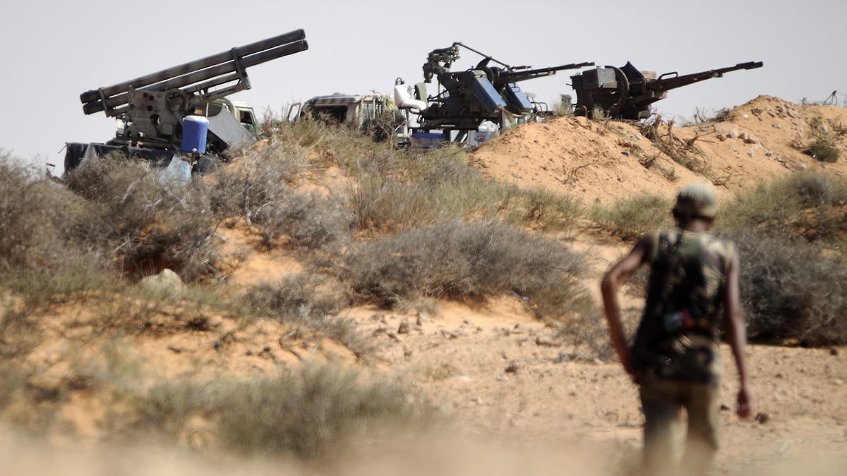 cheats/2011/09/03/800-dead-in-battle-for-sirte/libya-battle-sirte-cheat_nolnlg