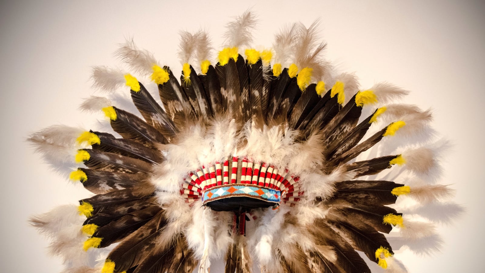 articles/2015/10/02/the-real-problem-with-susan-taffe-reed-and-fake-indian-tribes/151001-keeler-tribes-tease_xljmpp