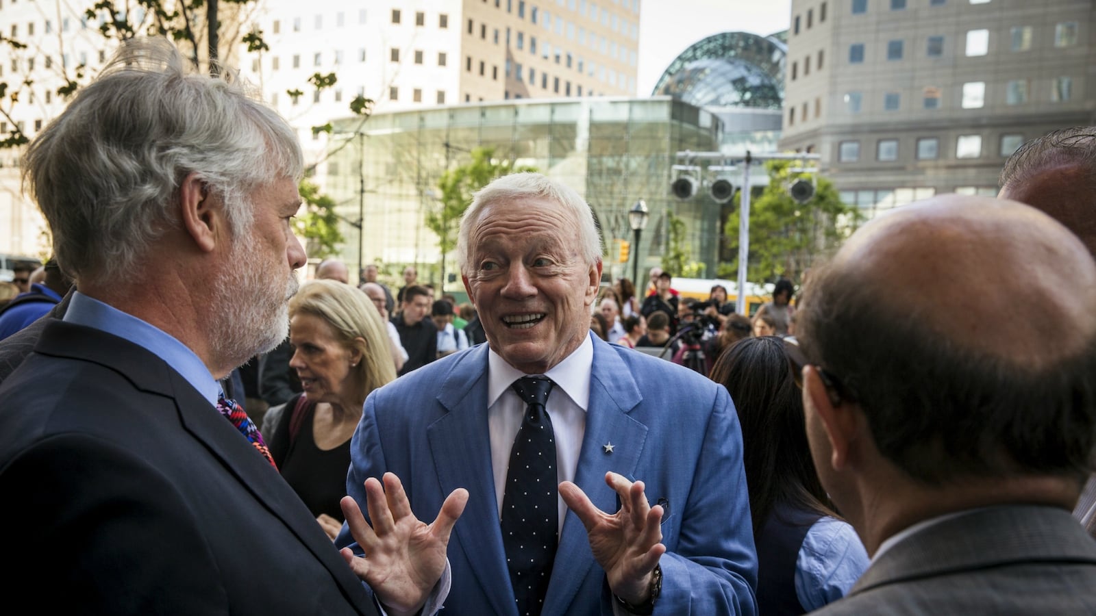 cheats/2016/03/23/jerry-jones-absurd-to-link-football-cte/160323-cheat-cte_tg1100