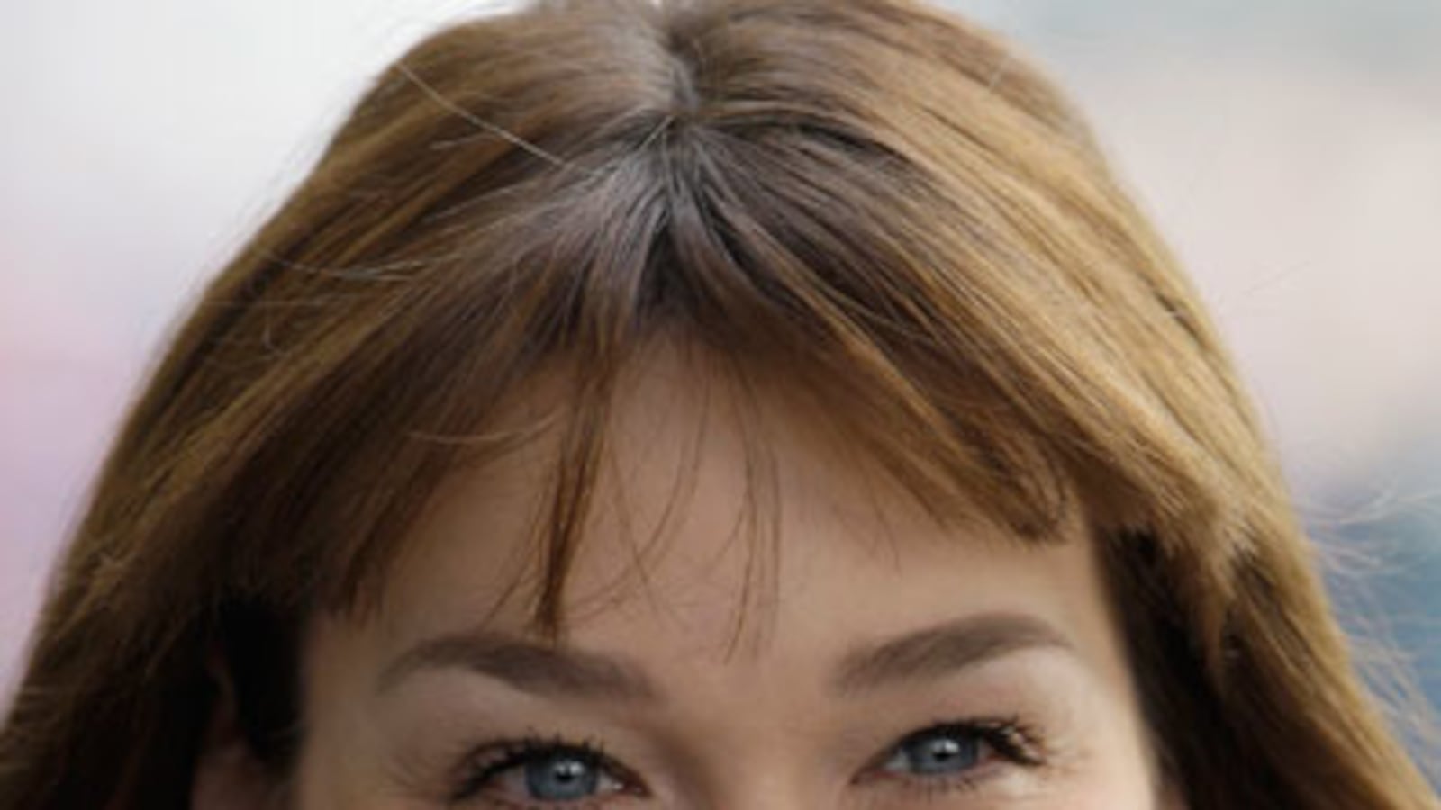 cheats/2009/07/18/carla-bruni-to-sing-for-mandela/carla-bruni_cky4zw