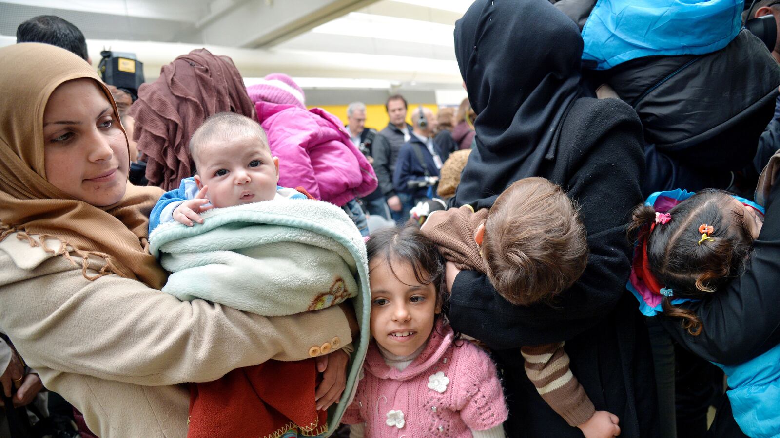 articles/2016/08/05/thousands-of-kids-are-stranded-at-rome-airport-or-disappearing/160804-nadeau-rome-airport-child-refugees-tease_ytumtr