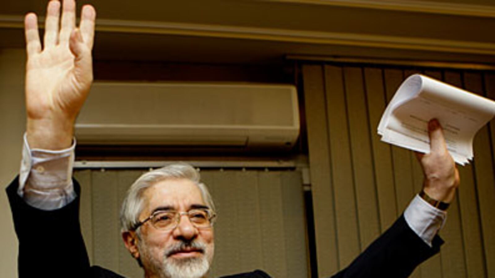 cheats/2009/06/22/a-closer-look-at-mousavi/mousavi-2_a028pn