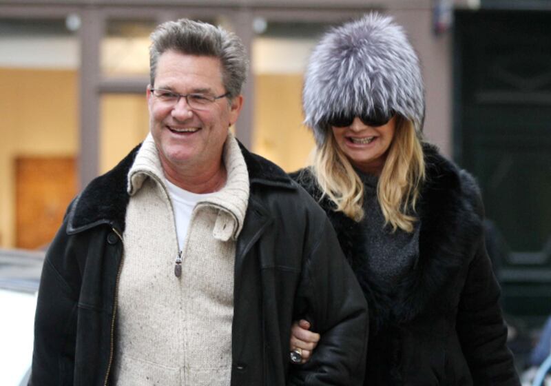 galleries/2011/02/11/how-famous-couples-met/famous-couples---goldie-hawn-and-kurt-russell_zaamkn