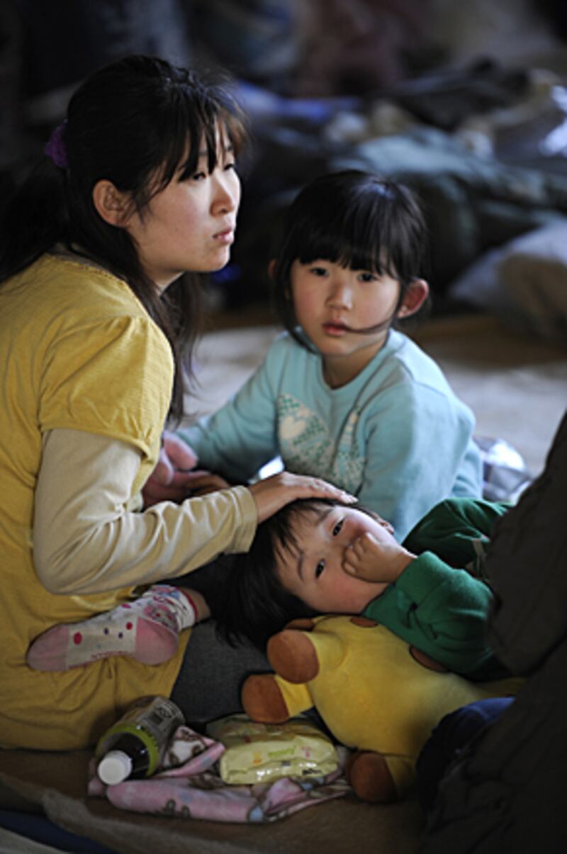 galleries/2011/03/11/quake-tsunami-hit-japan/japan-update-8_gqcn9e