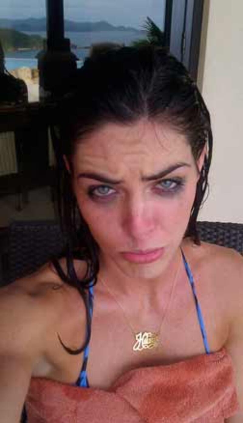 galleries/2010/11/18/best-celebrity-twit-pics/twitpi1118---hilary-rhoda_klifve