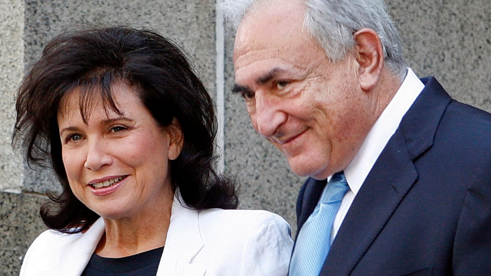 articles/2011/12/21/dsk-s-wife-says-she-will-head-french-version-of-the-huffington-post/anne-sinclair-pape-teaser_zlj4on