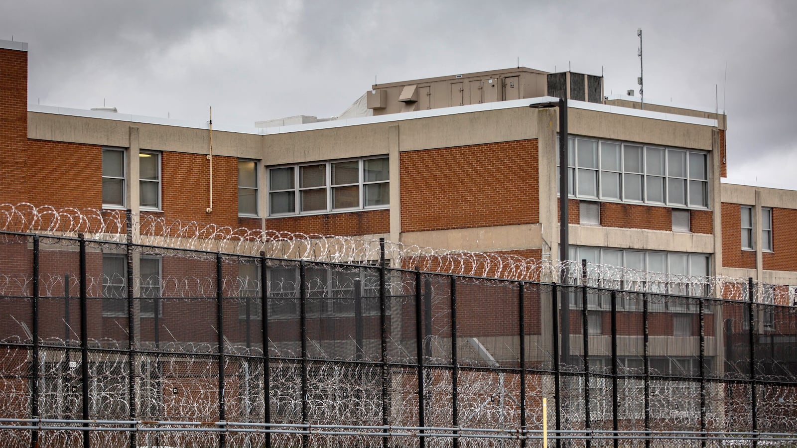 2020-12-05T222526Z_2097686809_RC2AHK90MKVA_RTRMADP_3_HEALTH-CORONAVIRUS-USA_b3e77r