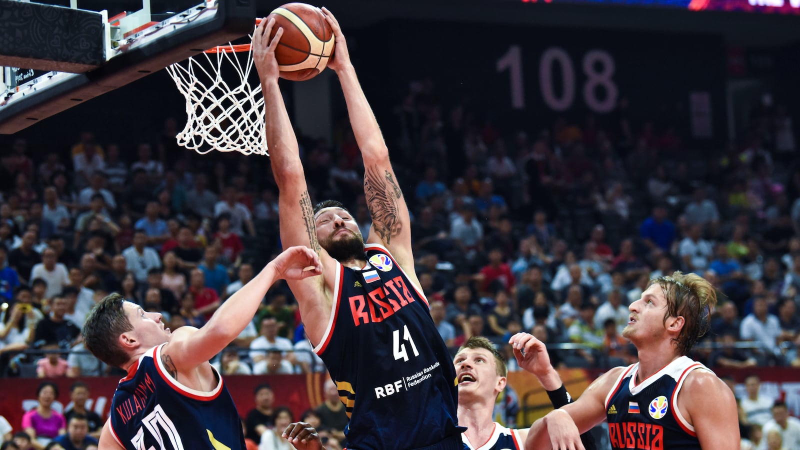 2019-09-08T101905Z_898732992_RC12B7E7AB10_RTRMADP_3_BASKETBALL-WORLDCUP-VEN-RUS_h8qmmm