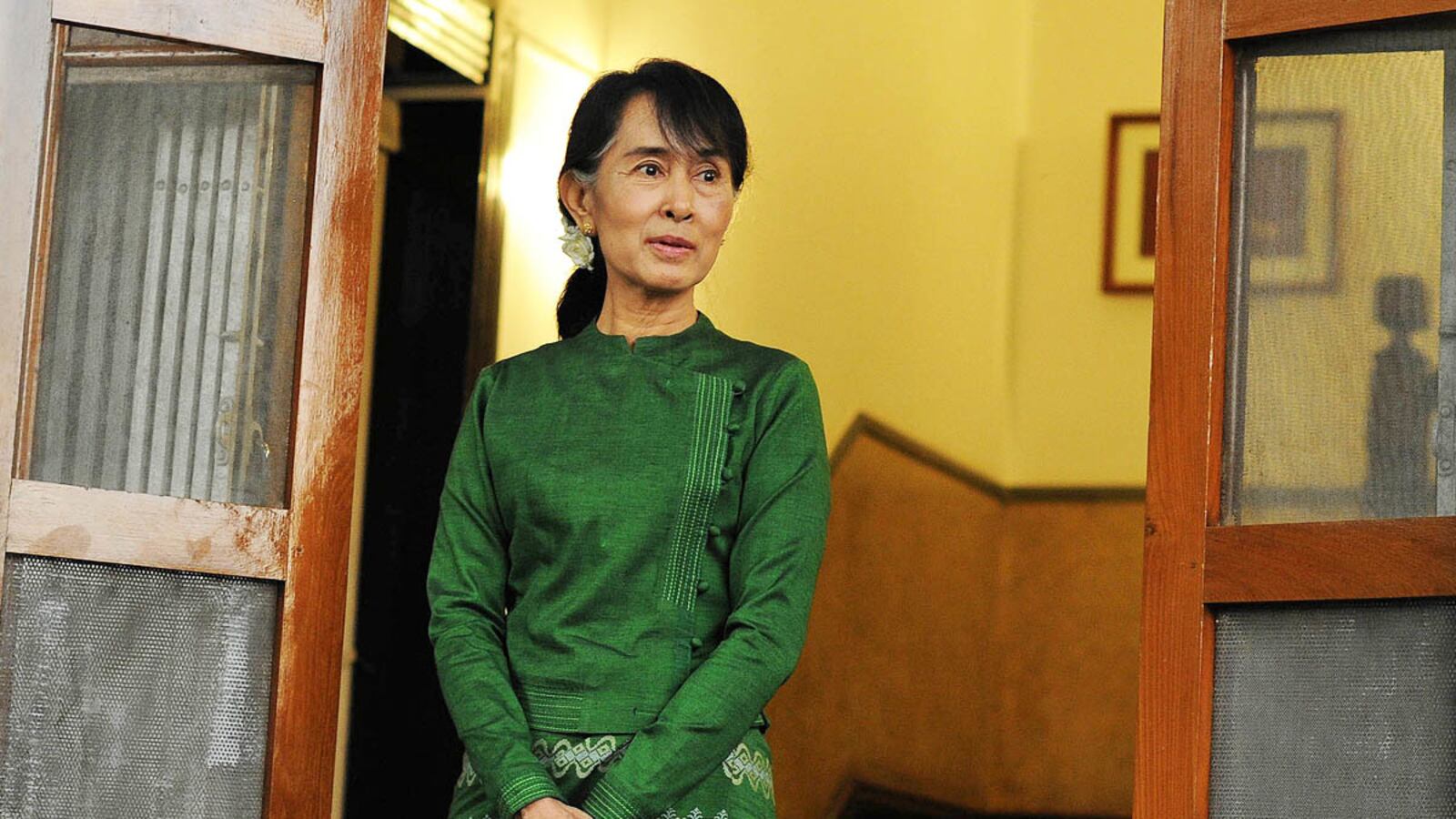 articles/2012/09/15/for-u-s-visit-aung-san-suu-kyi-confronts-burma-s-promise-and-perils/aung-san-suu-kyi-coming-to-america-popham_cwm1fy