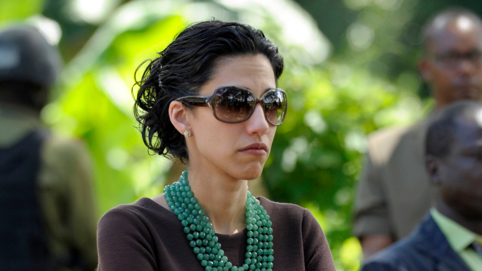 cheats/2013/07/24/huma-defends-weiner-in-harper-s-bazaar/sanford_huma_weiner_avkiqk