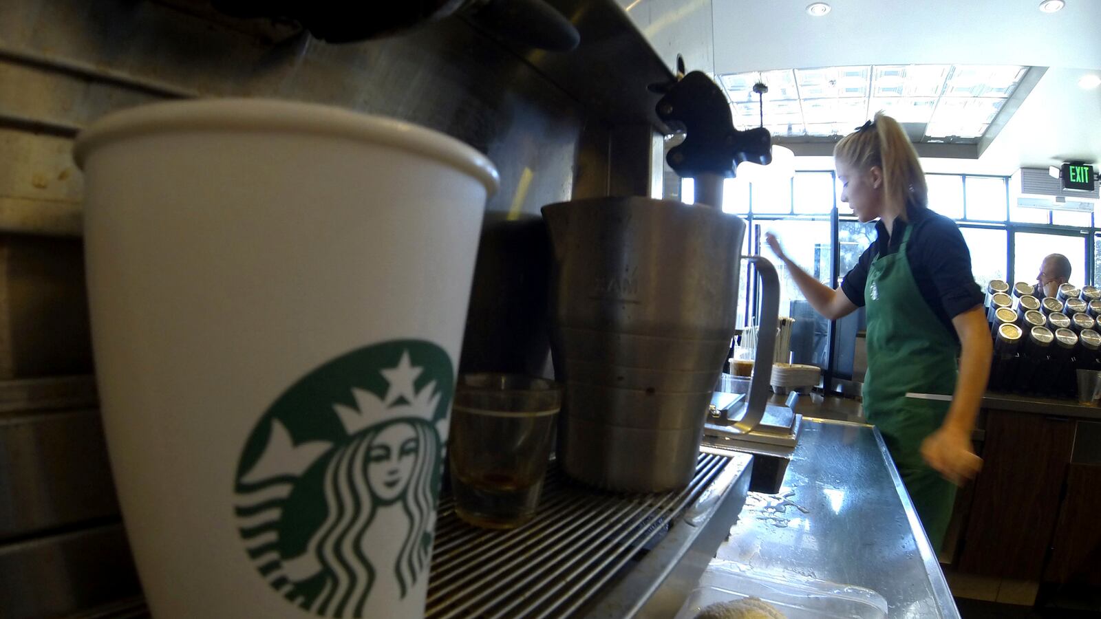 cheats/2014/06/16/starbucks-makes-college-free-for-baristas/140616-starbucks-cheat_chvto2