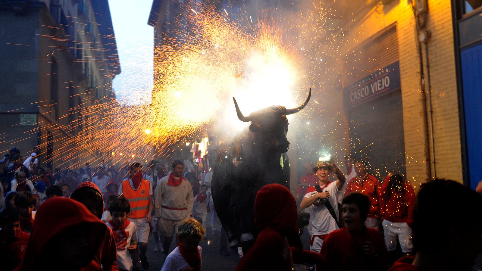articles/2014/07/13/is-this-hemingway-s-pamplona-or-a-lot-of-bull/140711-irving-spain-tease_vwcc8e