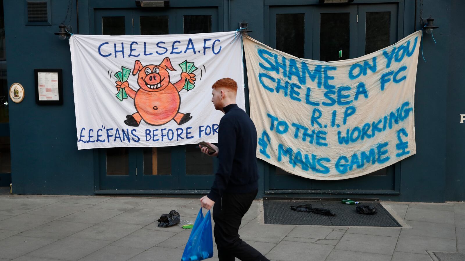 2021-04-20T183722Z_1111543479_UP1EH4K1FQ8AS_RTRMADP_3_SOCCER-EUROPE-BREAKAWAY-CHELSEA_wrwmeg