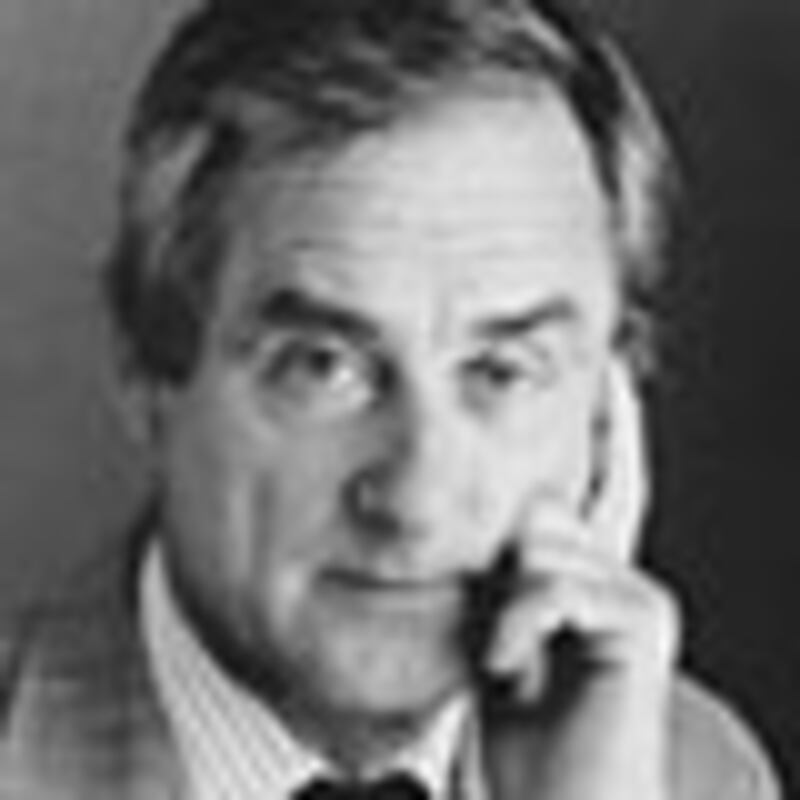 articles/2010/06/22/stanley-mcchrystals-rolling-stone-interview-fallout-should-obama-fire-him/hp-over---harold-evans_ikxxgr