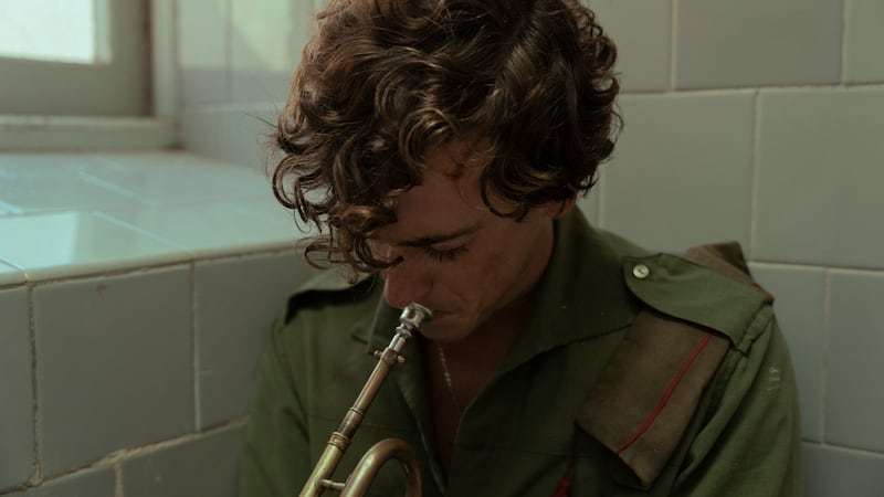 Guitarricadelafuente as Sebastián in La Bola Negra.