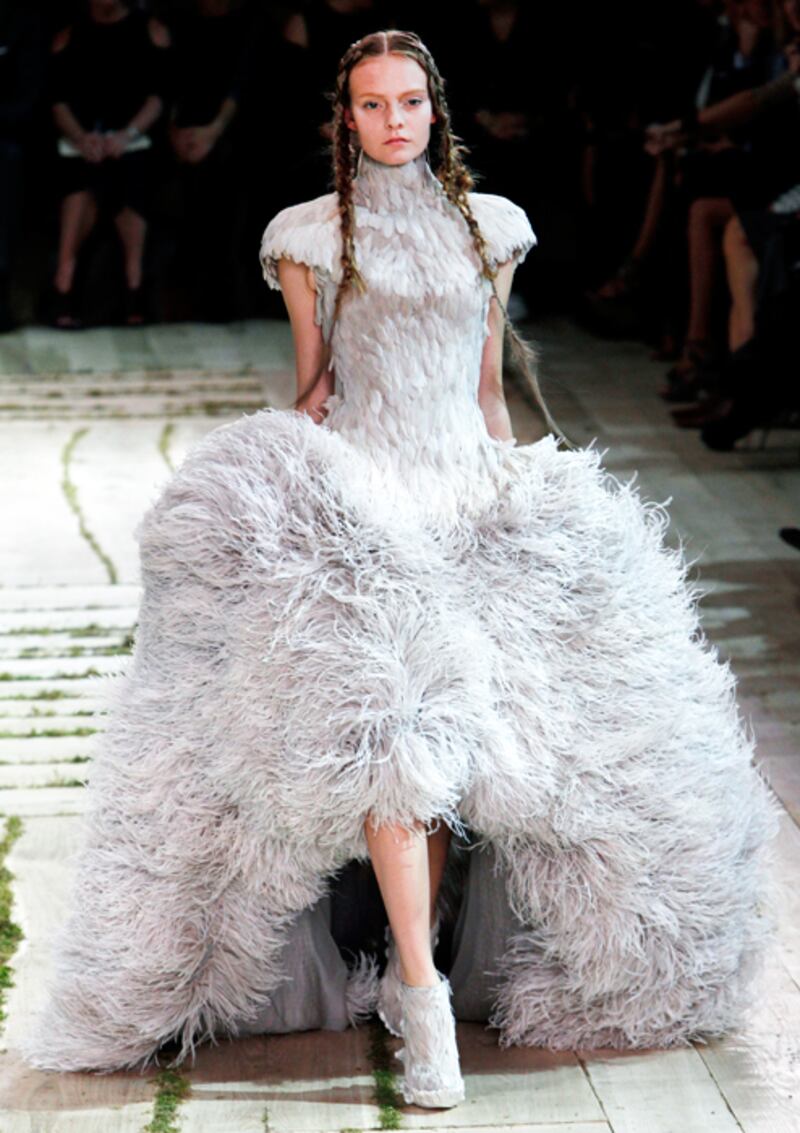 galleries/2010/10/06/paris-fashion-week-wrap/paris-fashion-week-106---mcqueen_iavrsf