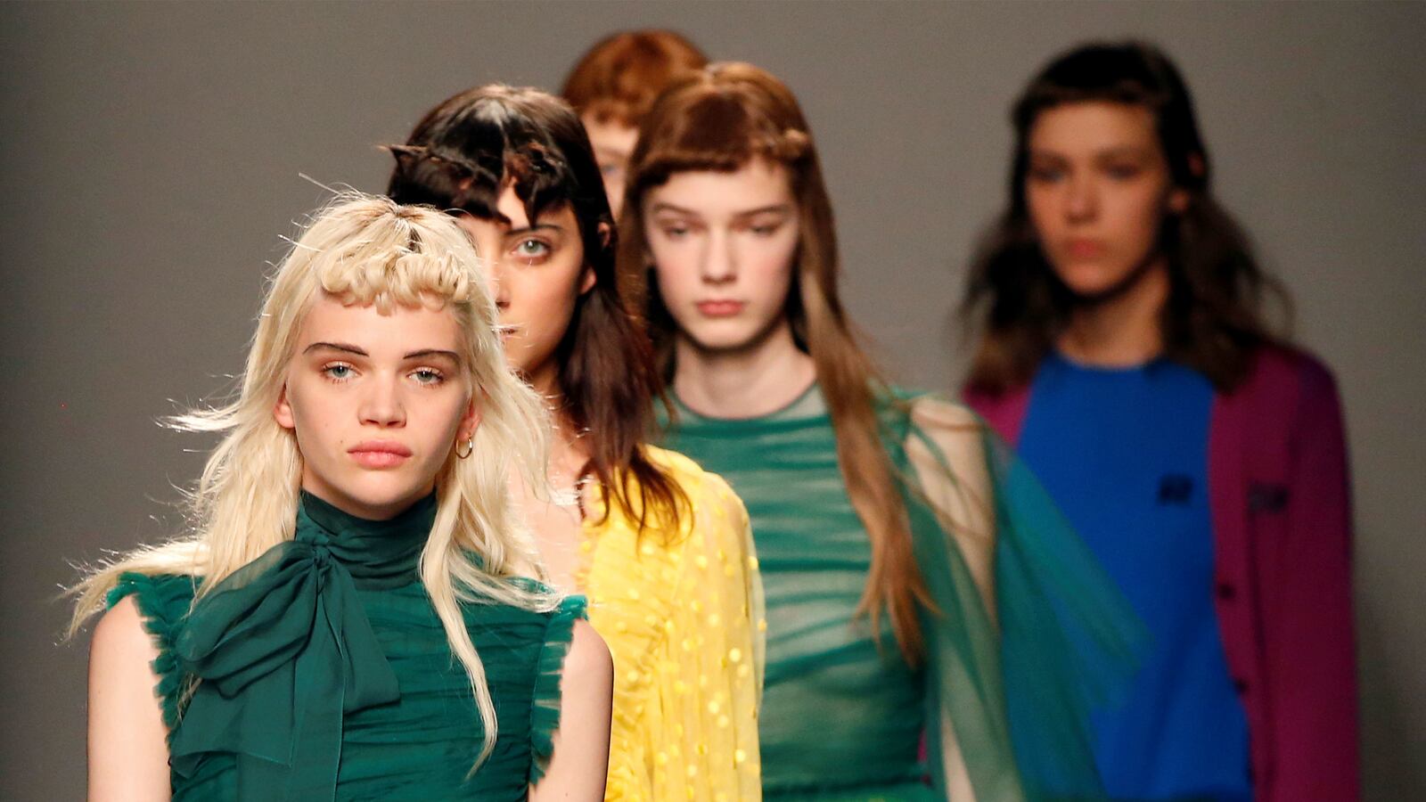 articles/2016/11/02/online-creeps-lead-fashion-designers-to-call-time-on-cleavage/161102-sykes-fashion-sleavage-tease_ov9uei