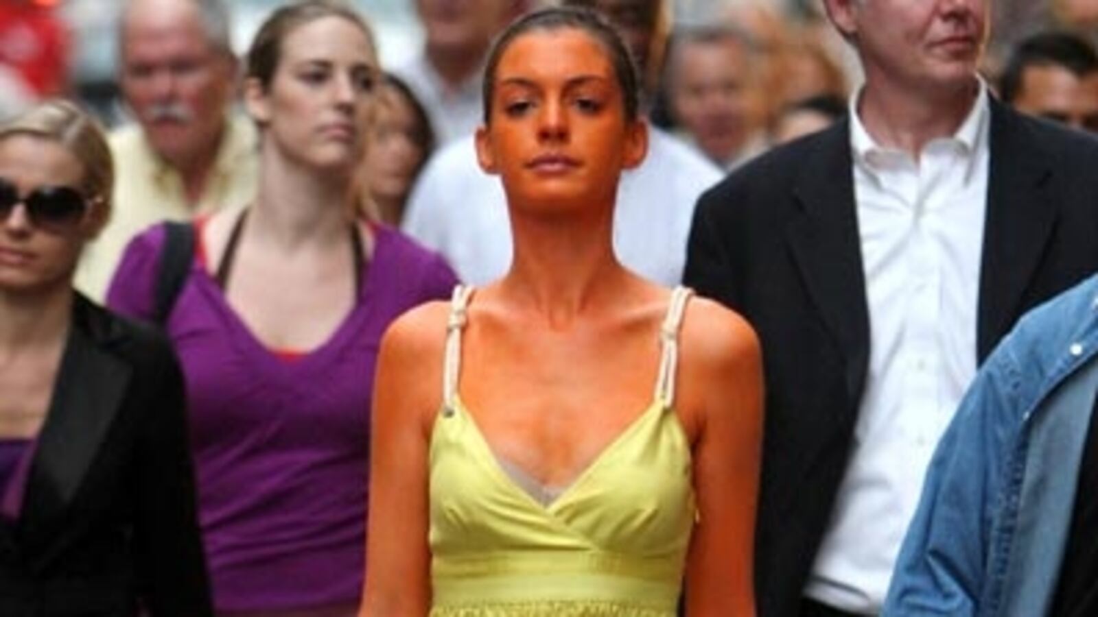 articles/2010/07/07/spray-tan-horror-stories-and-photos/rufus-spray-tan-02_ynf6ai